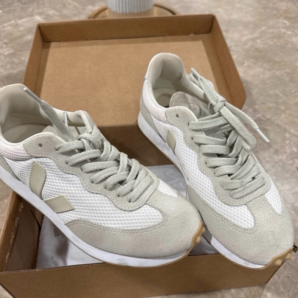 Women’s Veja Rio Branco Canvas Mesh Sneakers in White/Pierre Natural Size 7 US